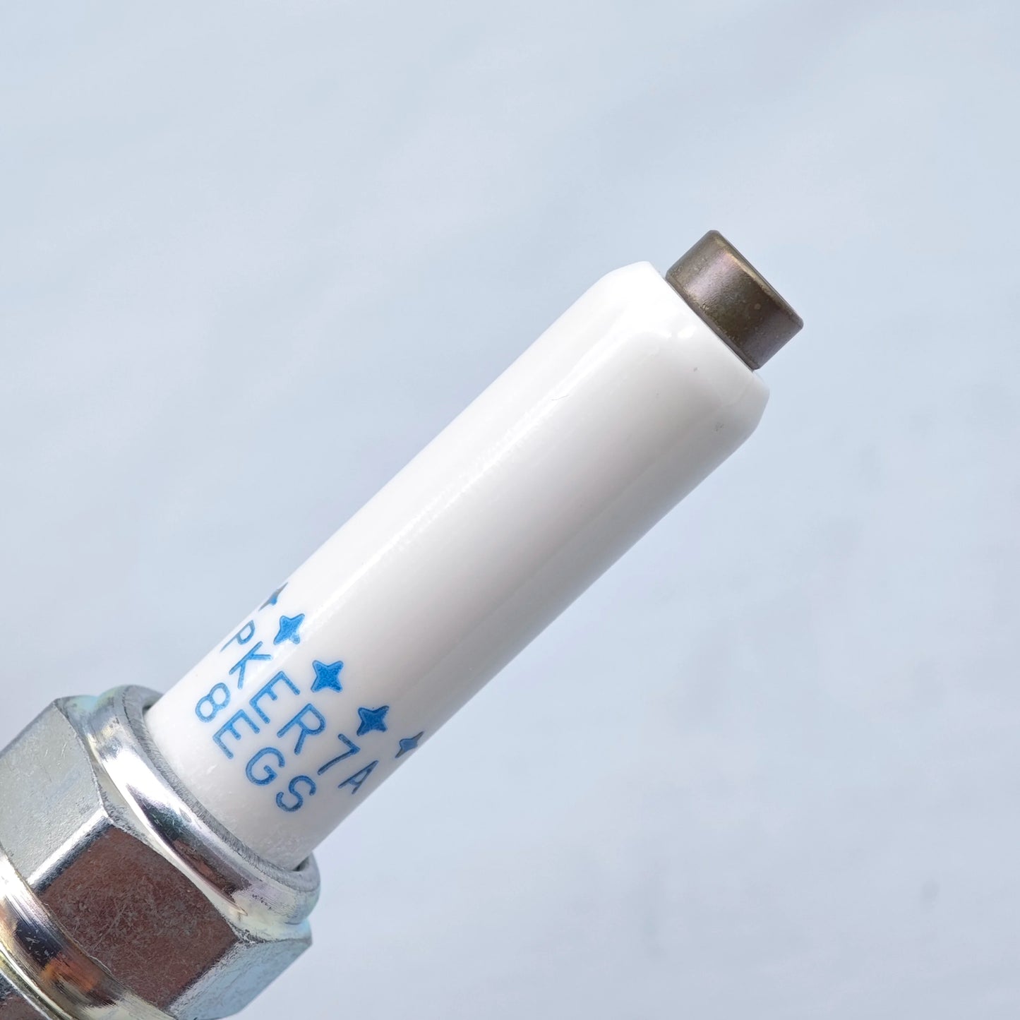 4pcs 04E905602 NGK Laser Iridium Spark Plug PKER7A8EGS 95463 Suitable