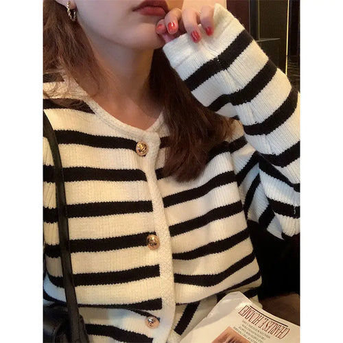 Autumn and winter Korean contrasting striped knitted cardigan women's