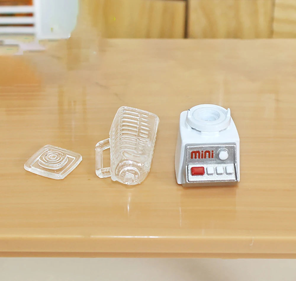 1Pcs 1/12 Dollhouse Miniature Accessories Mini Juicer Simulation