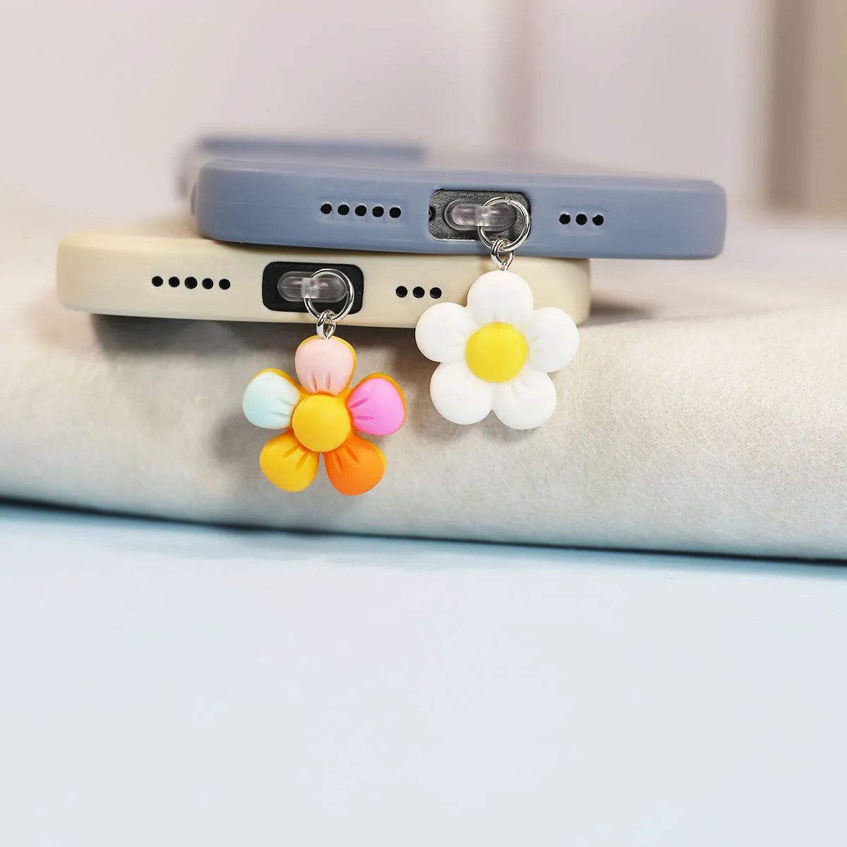 Decorative accessories for phone cases, flowers, phone dust plugs,