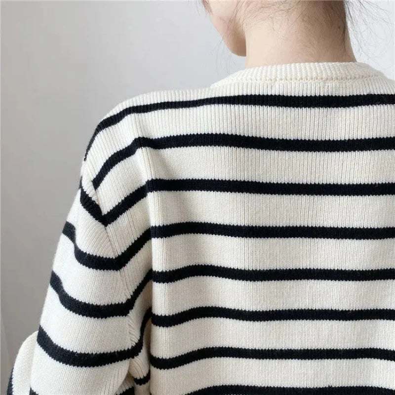 Autumn and winter Korean contrasting striped knitted cardigan women's