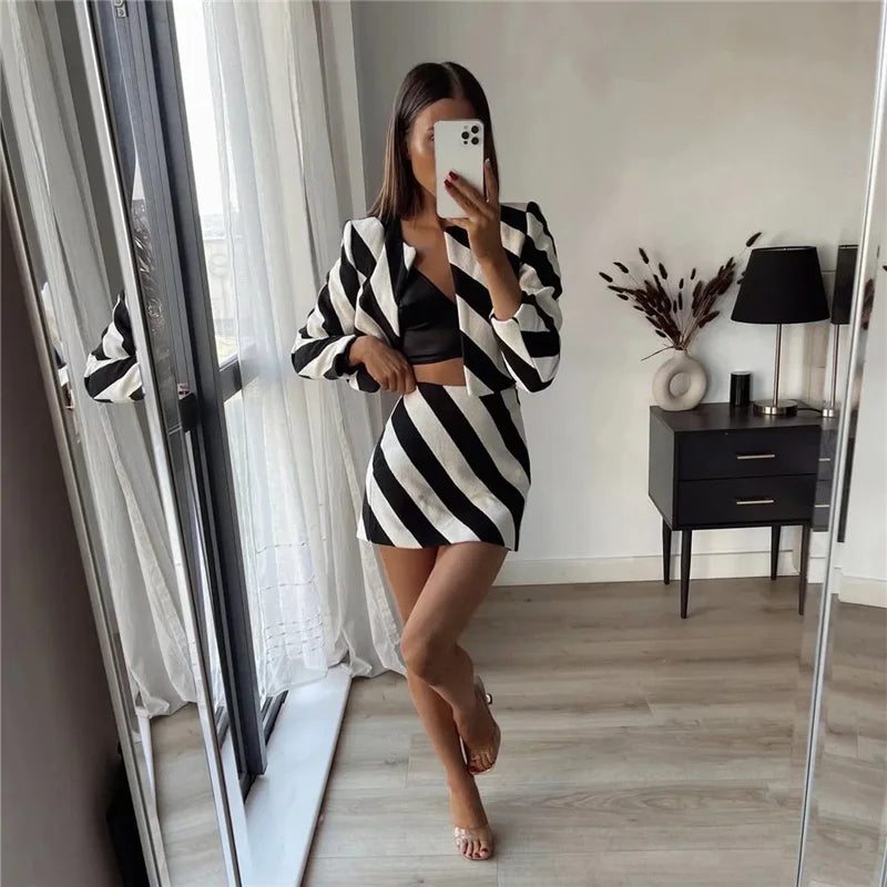 Woman Fashion Black White Zebra Striped 2 Pcs Sets 2022 Spring Chic