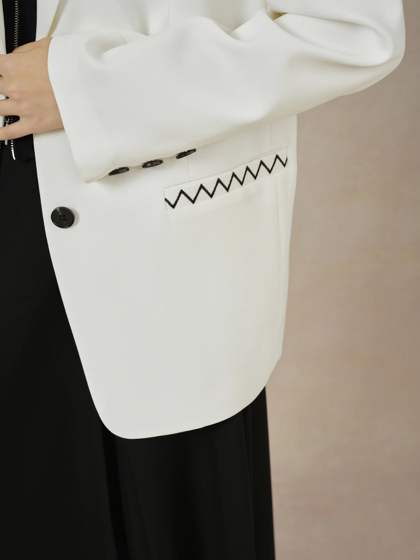 DUSHU Versatile Contrasting Color Embroidered Suit White Blazer 2024