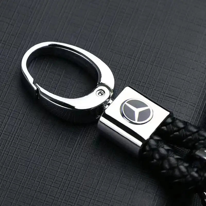 Leather Rope Car Keychain Hand Braided Horseshoe Buckle Keychain for