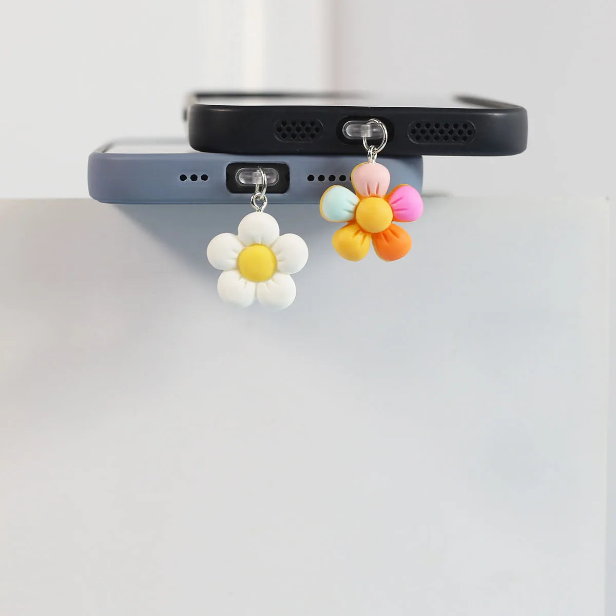 Decorative accessories for phone cases, flowers, phone dust plugs,