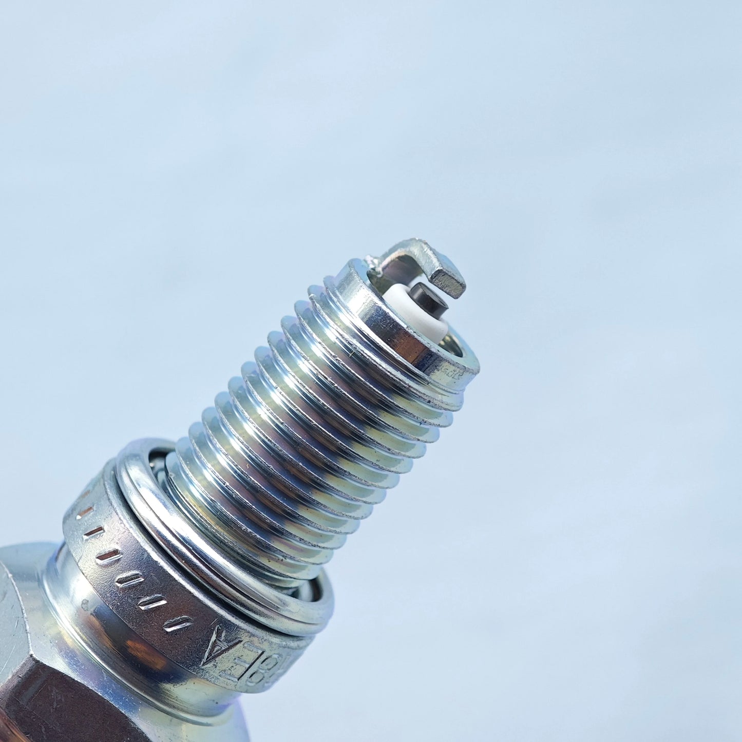 1pcs Original Motorcycle NGK Spark Plug DR8EA DPR8EA-9 Motorcycle