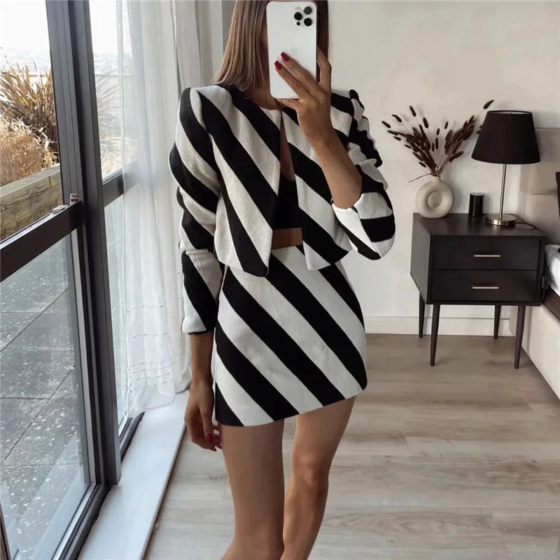 Woman Fashion Black White Zebra Striped 2 Pcs Sets 2022 Spring Chic
