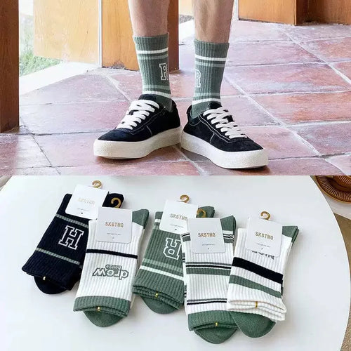5 Pairs Of Men's Socks, Autumn And Winter Vintage Fun Fashion Athletic